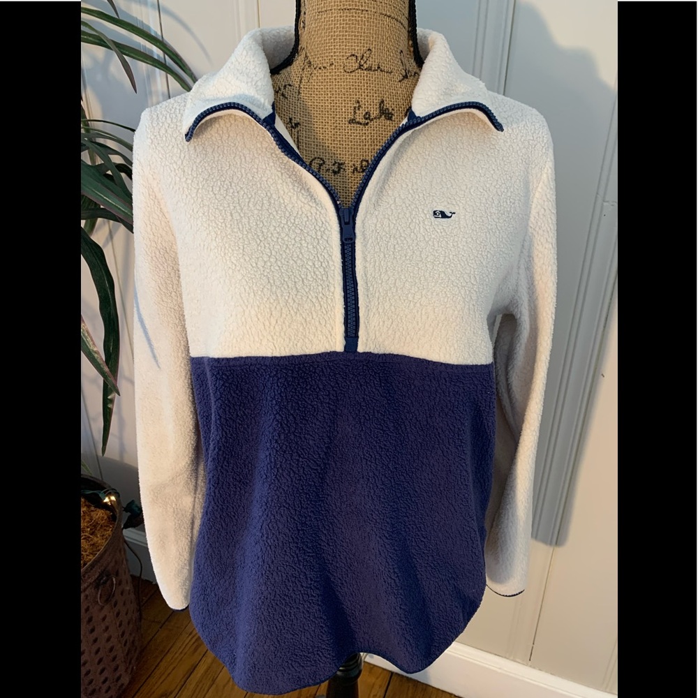 Vineyard Vines half zip pullover. Great Condition